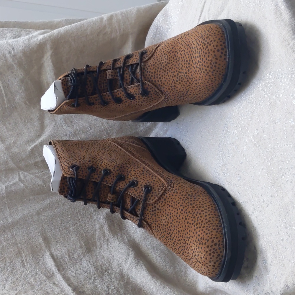 New in Box Timberland cheetah print suede lug sole heeled lace up boots …